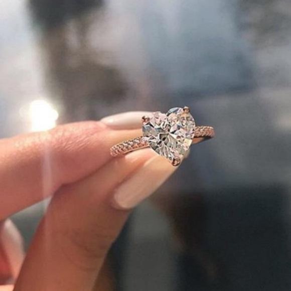 NEW 18K WHITE GOLD DIAMOND 925 SILVER HEART RING, CUTE RING, SHINY RING. - Picture 4 of 4